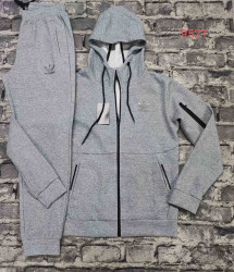 Спортивні костюми чоловічі оптом