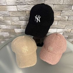 Кепки жіночі оптом