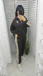 Спортивні костюми жіночі оптом ---