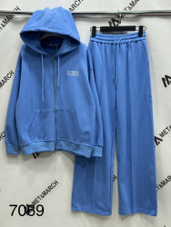 Спортивні костюми жіночі оптом