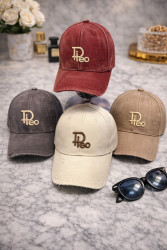 Кепки жіночі оптом