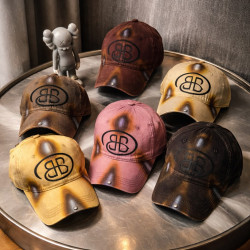 Кепки жіночі оптом