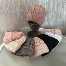Шапки жіночі оптом