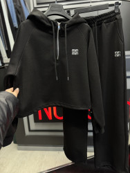 Спортивні костюми жіночі оптом