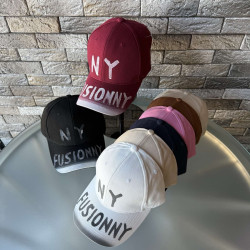 Кепки жіночі оптом