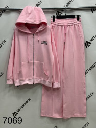 Спортивні костюми жіночі оптом