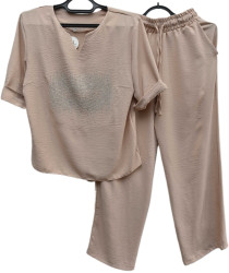 Костюми жіночі оптом