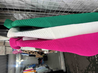 Светри жіночі оптом