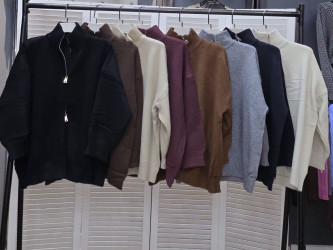 Светри жіночі оптом 