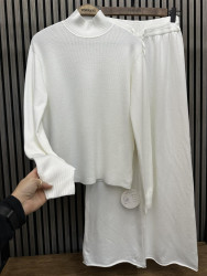 Костюми жіночі оптом ---