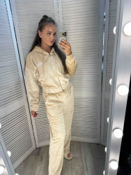 Спортивні костюми жіночі оптом