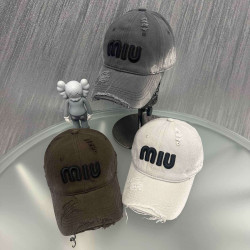 Кепки жіночі оптом