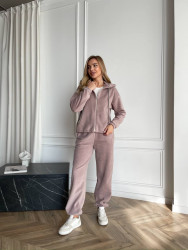 Спортивні костюми жіночі оптом