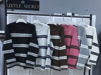 Светри жіночі оптом --