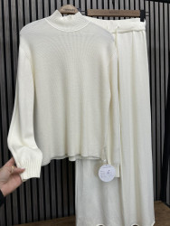 Костюми жіночі оптом ---