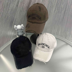 Кепки жіночі оптом