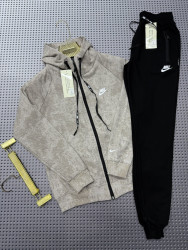 Спортивні костюми чоловічі оптом