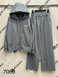 Спортивні костюми жіночі оптом