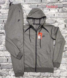 Спортивні костюми чоловічі оптом