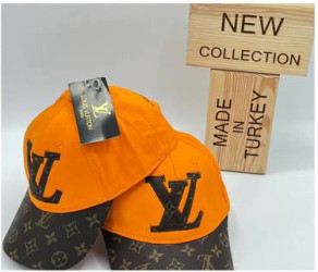 Кепки жіночі оптом