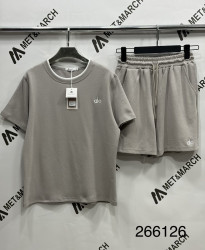 Спортивні костюми жіночі оптом