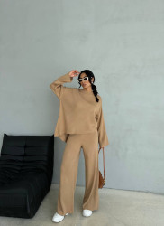 Костюми жіночі оптом