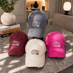 Кепки жіночі оптом