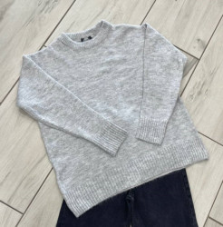 Светри жіночі оптом