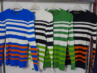 Светри жіночі оптом 