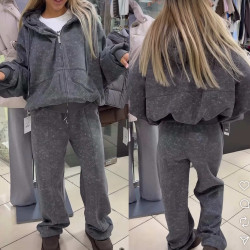 Спортивні костюми жіночі оптом
