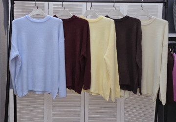 Светри жіночі оптом