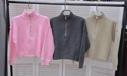 Светри жіночі оптом