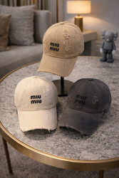 Кепки жіночі оптом