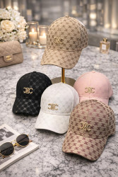 Кепки жіночі оптом