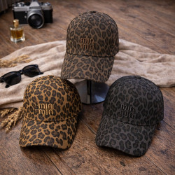 Кепки жіночі оптом