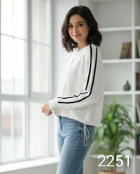 Светри жіночі оптом