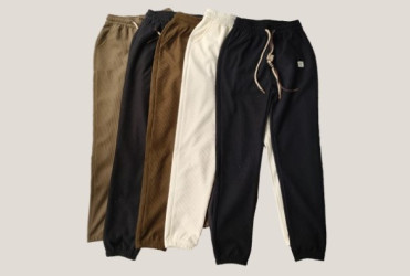 Спортивные штаны женские CLOVER на меху (темно-серый) оптом 49368201 B661-23