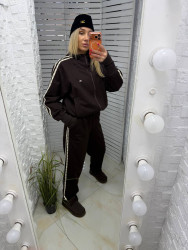 Спортивні костюми жіночі оптом ---