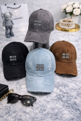 Кепки жіночі оптом