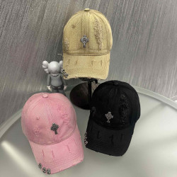 Кепки жіночі оптом