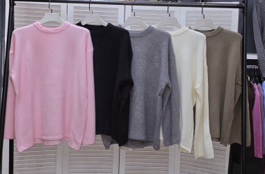 Светри жіночі оптом