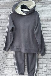 Спортивні костюми жіночі оптом