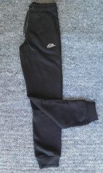 Спортивные штаны мужские на флисе (черный) оптом 74968230 02-7