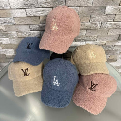 Кепки жіночі оптом