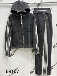 Спортивні костюми жіночі оптом 