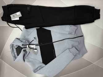 Спортивні костюми чоловічі оптом