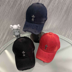 Кепки жіночі оптом