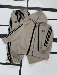 Спортивні костюми дитячі оптом