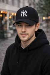 Кепки чоловічі оптом