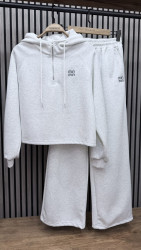 Спортивні костюми жіночі оптом ---